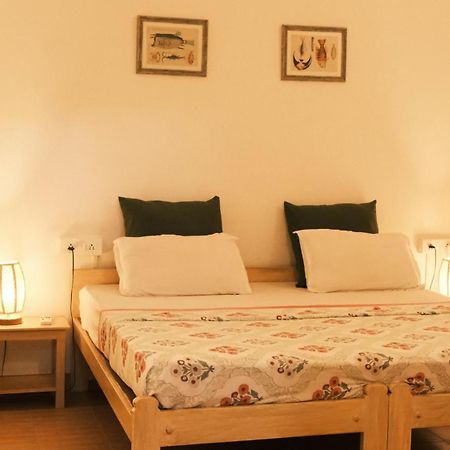 Coco Moon Hotel Morjim Bagian luar foto