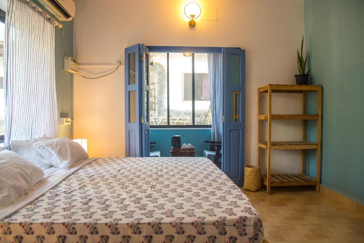 Coco Moon Hotel Morjim Bagian luar foto