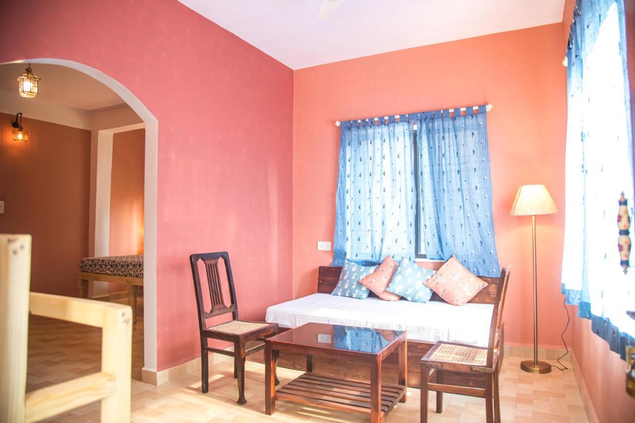 Coco Moon Hotel Morjim Bagian luar foto