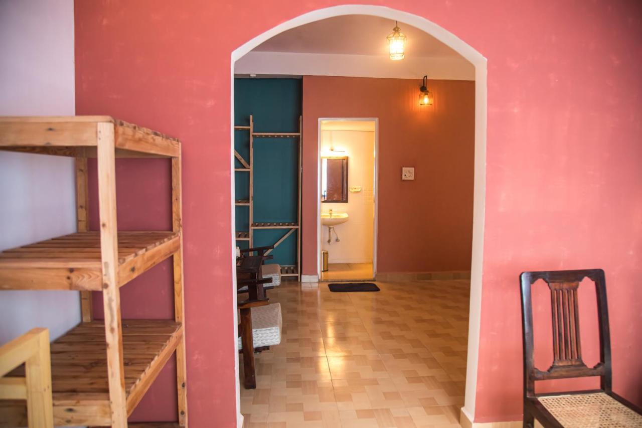 Coco Moon Hotel Morjim Bagian luar foto