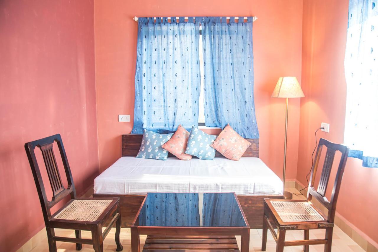Coco Moon Hotel Morjim Bagian luar foto