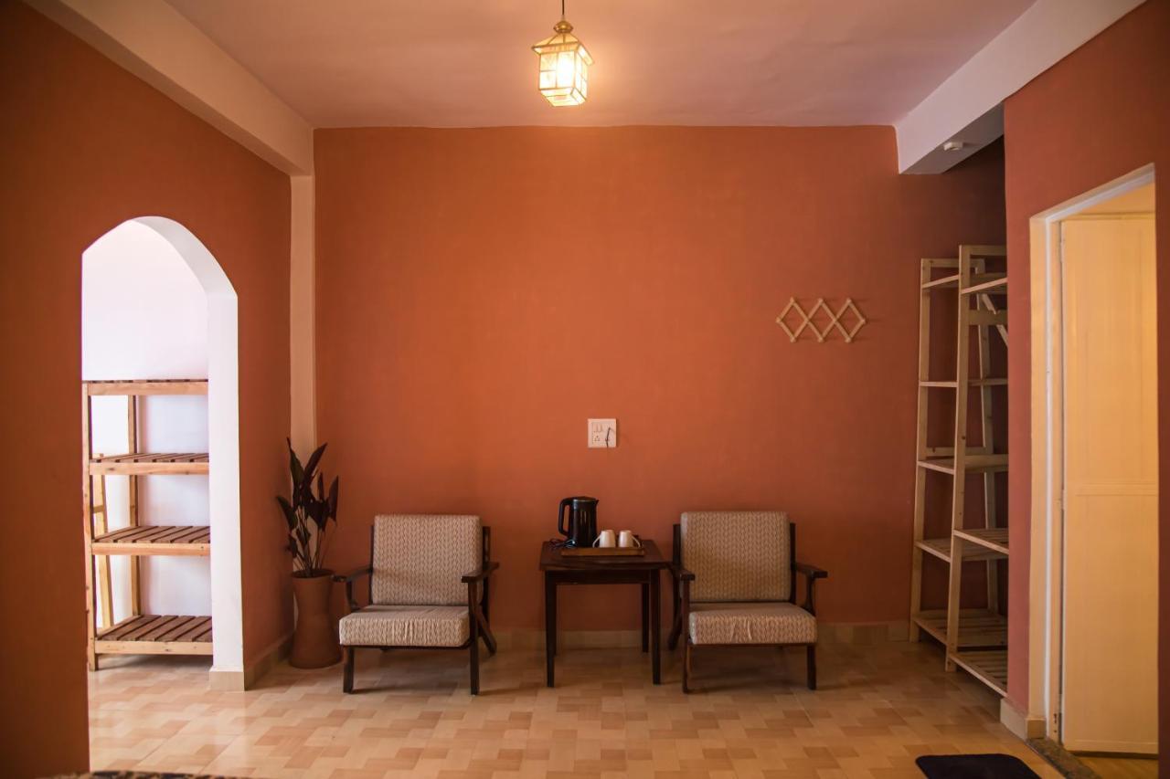 Coco Moon Hotel Morjim Bagian luar foto