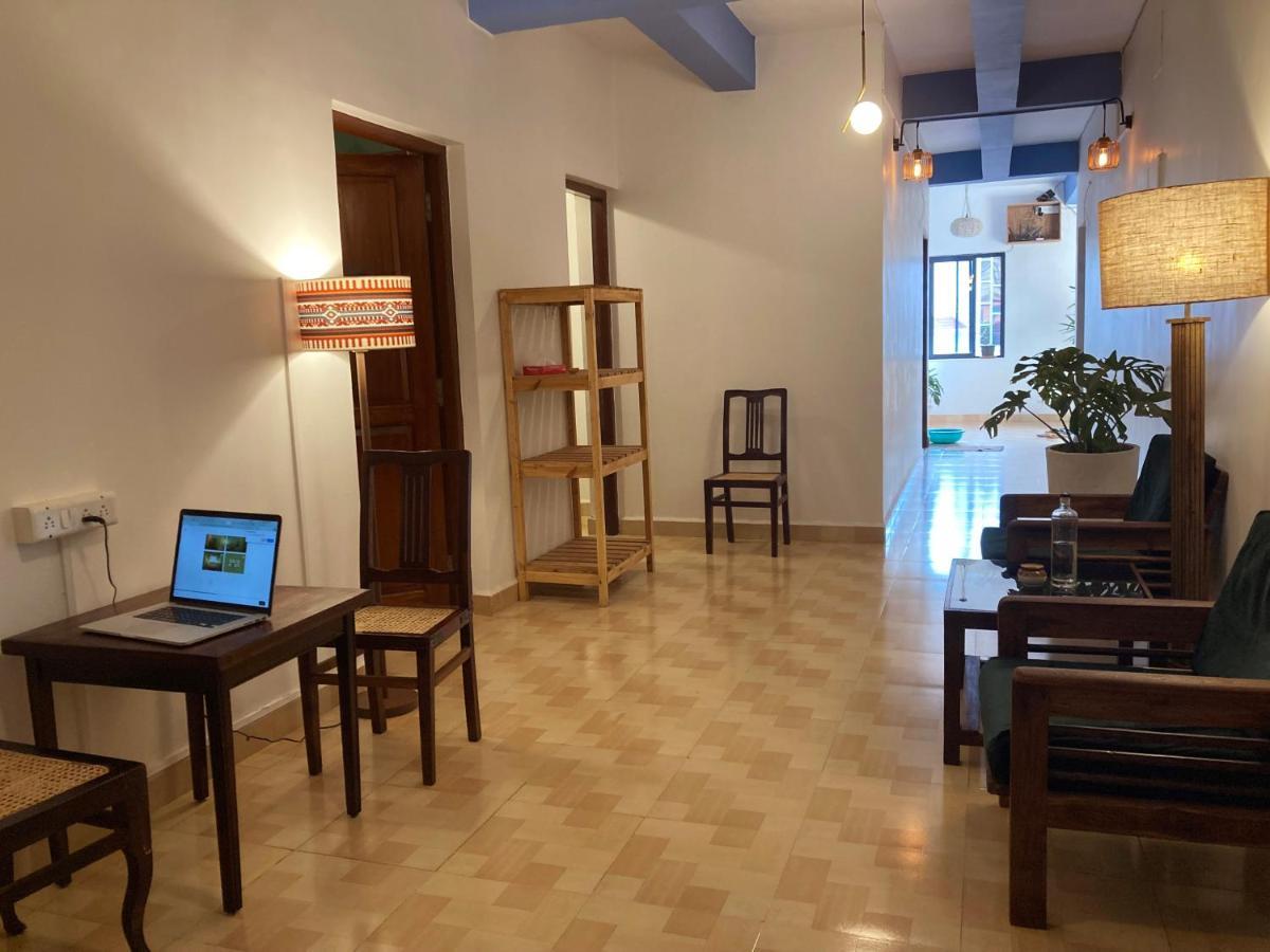 Coco Moon Hotel Morjim Bagian luar foto