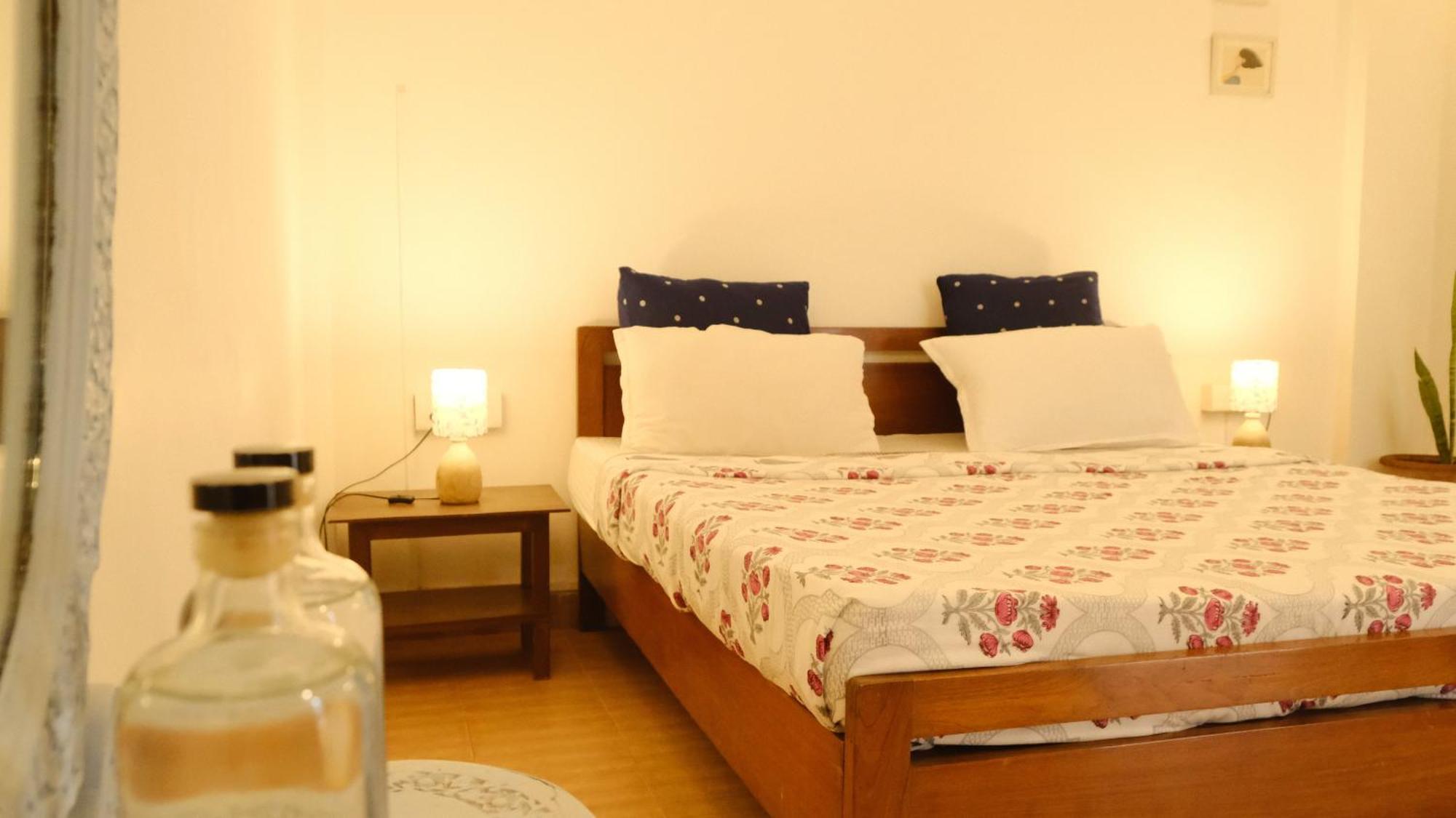 Coco Moon Hotel Morjim Bagian luar foto