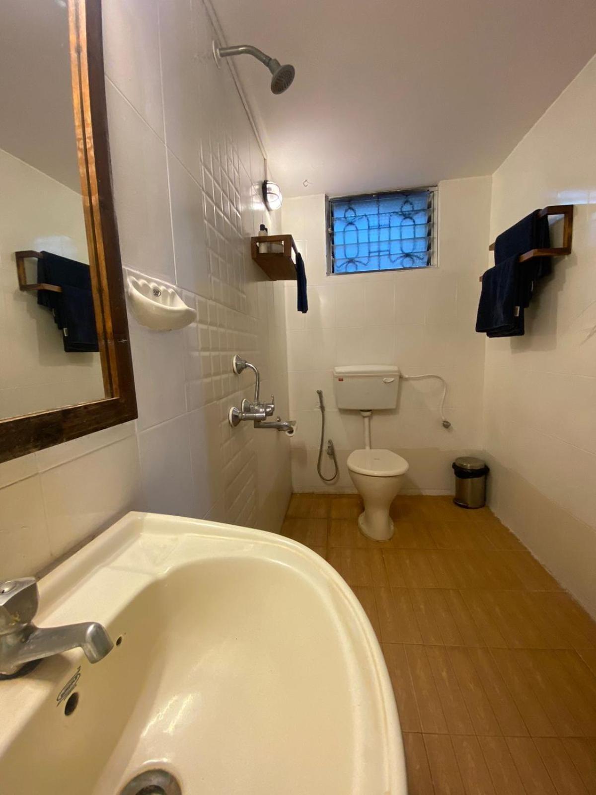 Coco Moon Hotel Morjim Bagian luar foto