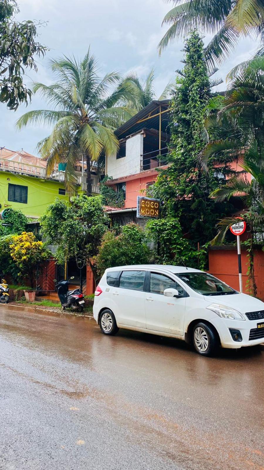 Coco Moon Hotel Morjim Bagian luar foto
